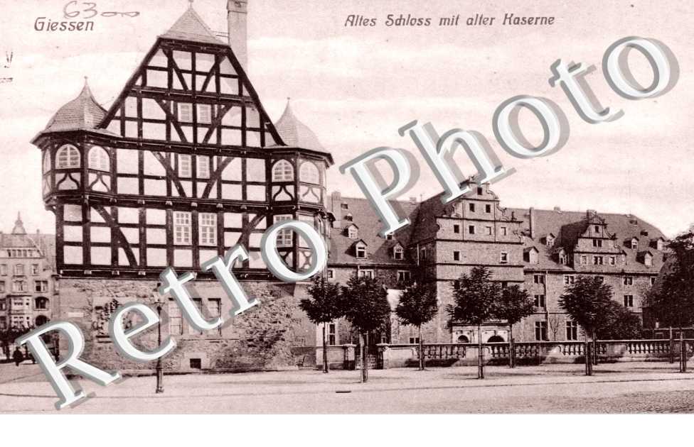 Altes Schloss mit alter Kaserne