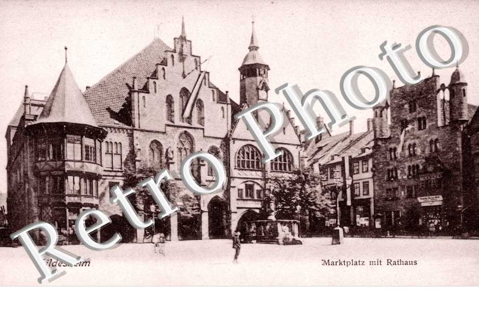 markplatz mit Rathaus