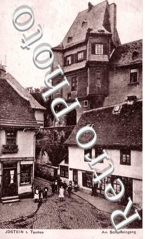 am schlosseingang