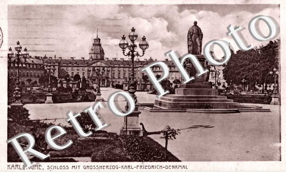 Schloss mit Grossherzog karl Friedrich Denkmal
