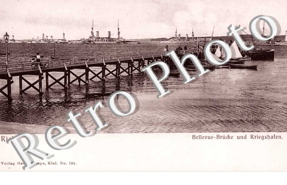 Bellevue-Brucke und kriegshafen