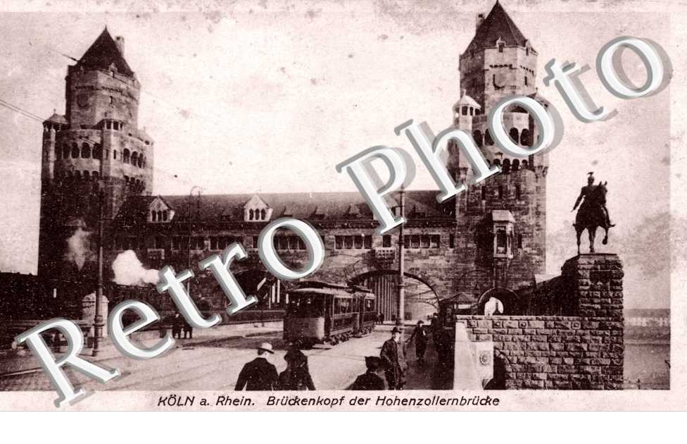 Bruckenkopt der Hohenzollernbrucke 