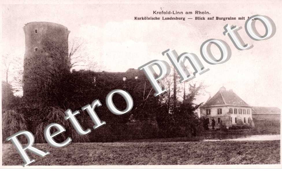 Krefeld am Rhein, Kurkolnische Landesburg, Blick auf Burgruine mit Jagdhaus