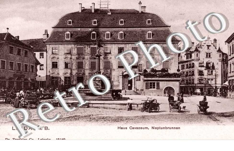 Haus Cavazeum Neptunbrunnen