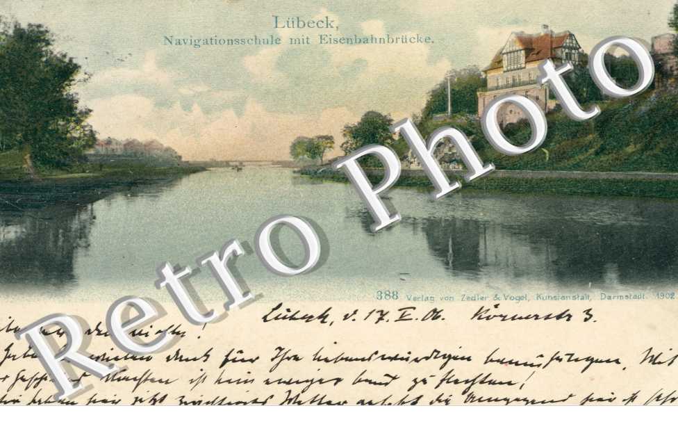 Navigationsschule mit Eisenbahnbrucke