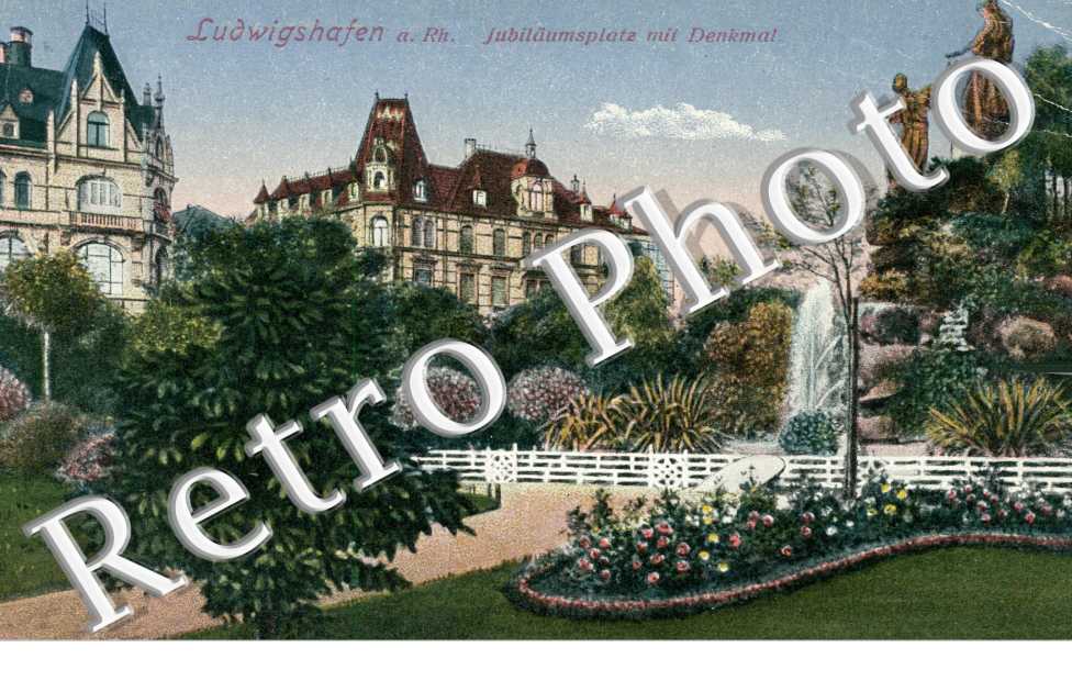 jubildumplatz mit Denkmal