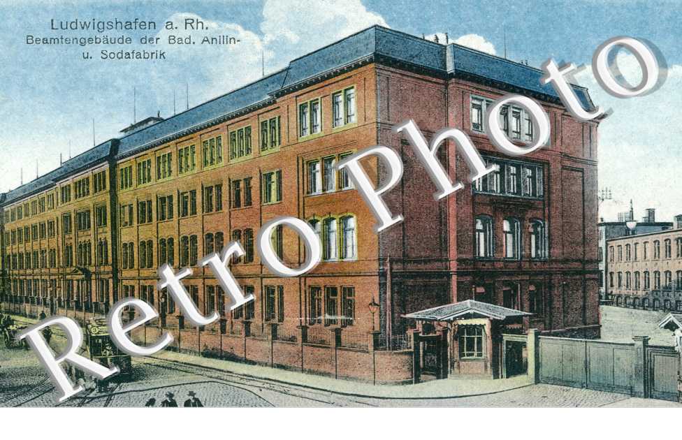 Beamtengebaude der Bad Anilinu. Sodafabrik