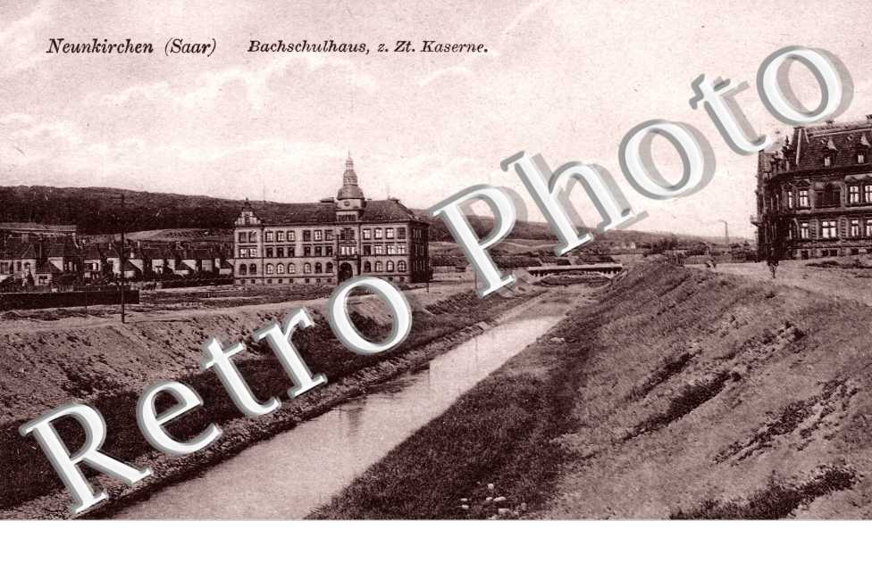 Bachschulhaus z. Zt. kaserne