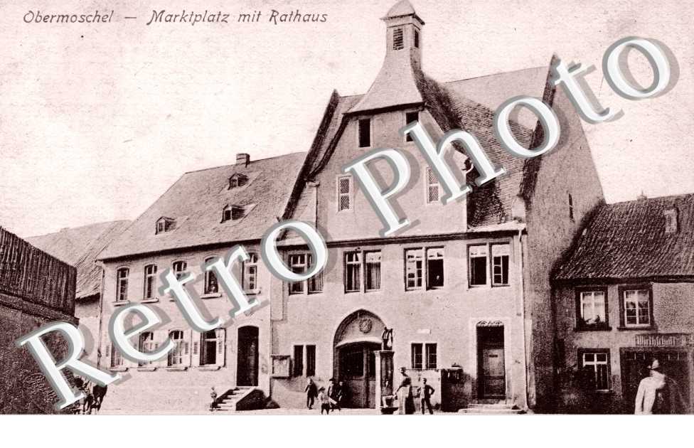 Marktplatz mit Rathaus