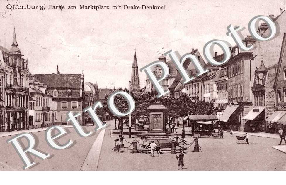 Marktplatz mit Drake Denkmal