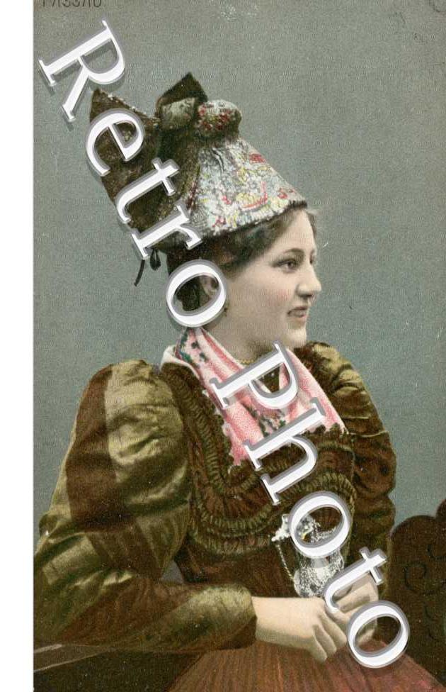( une jeune fille )