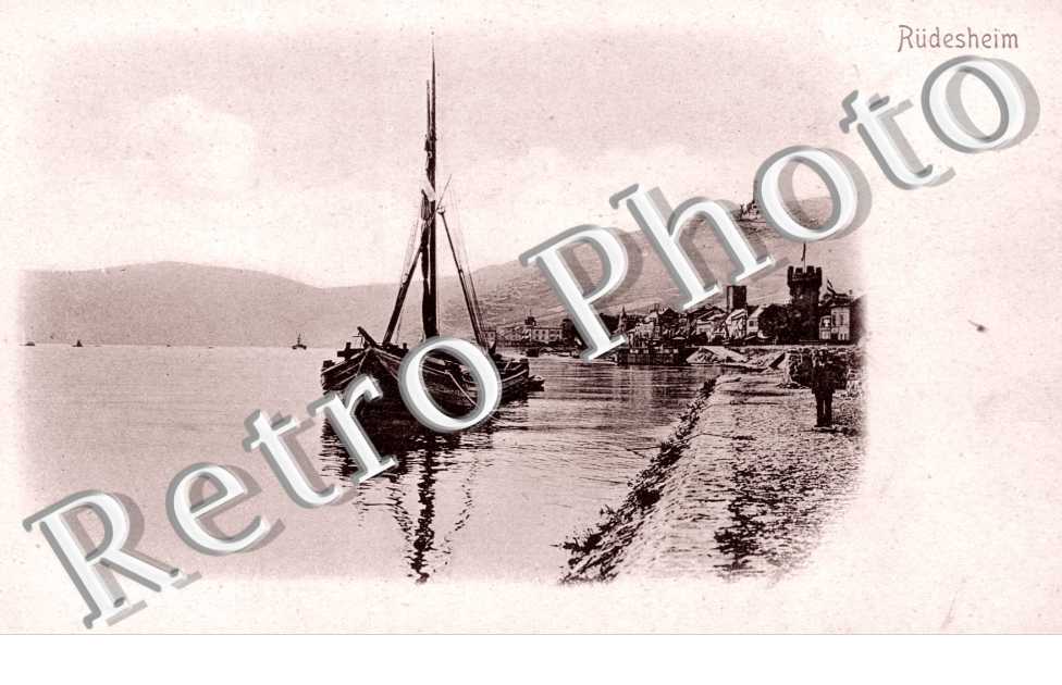 Un bateau a quai