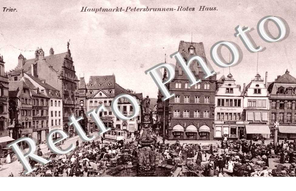 Hauptmarkt - Petersbrunnen - Rotes Haus