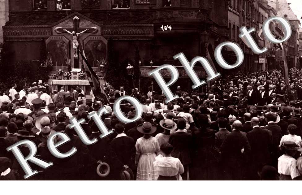 Defile religieux dans les rues