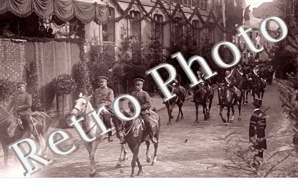 Defile militaire dans les rues