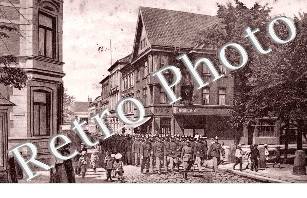 Militaires dans la ville