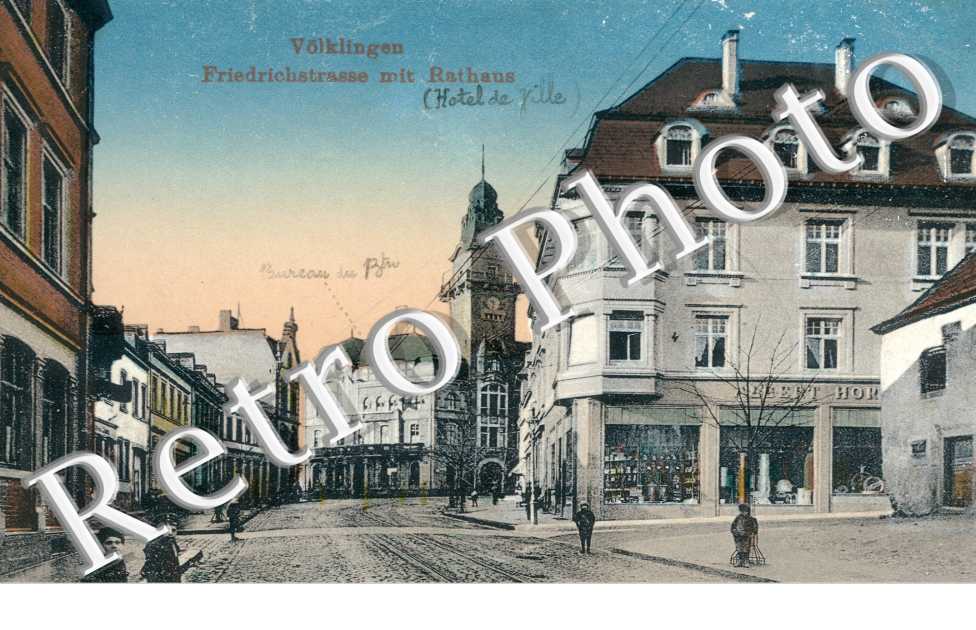 Friedrichstrasse mit Rathaus
