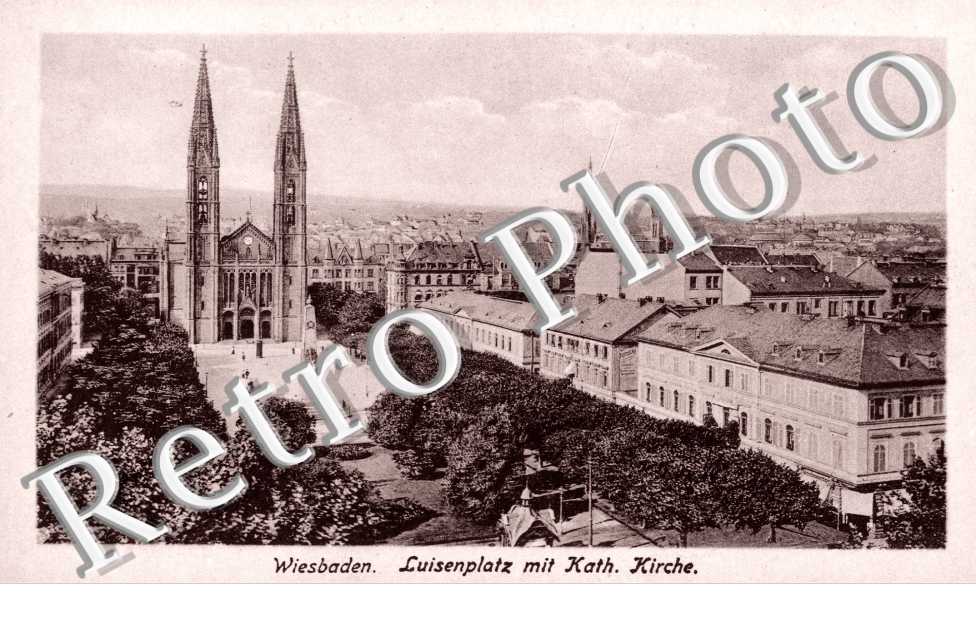 Luisenplatz mit Kath. Kirche