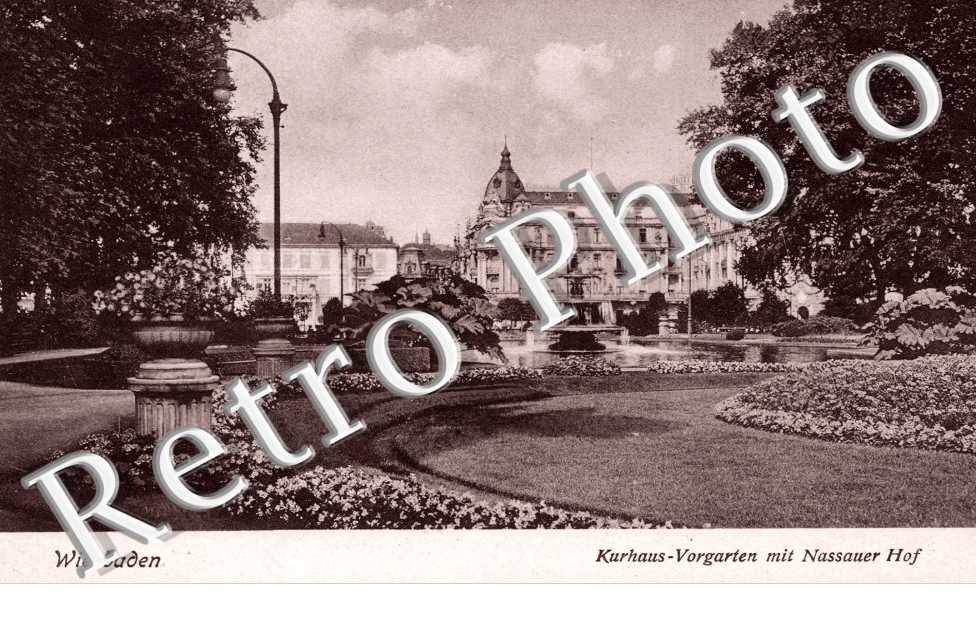 Kurshaus-Vorgarten mit Nassauer Hof