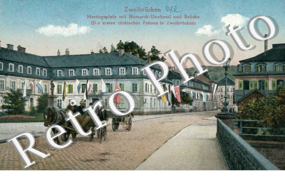 Herzogsplatz mit Bismarckdenkmal