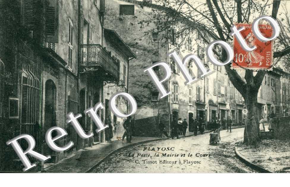 Poste - mairie et le cours