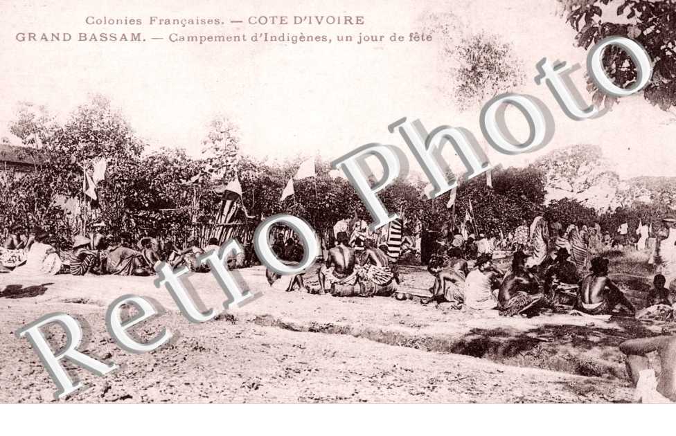 Campement d'Indigenes un jour de Fete