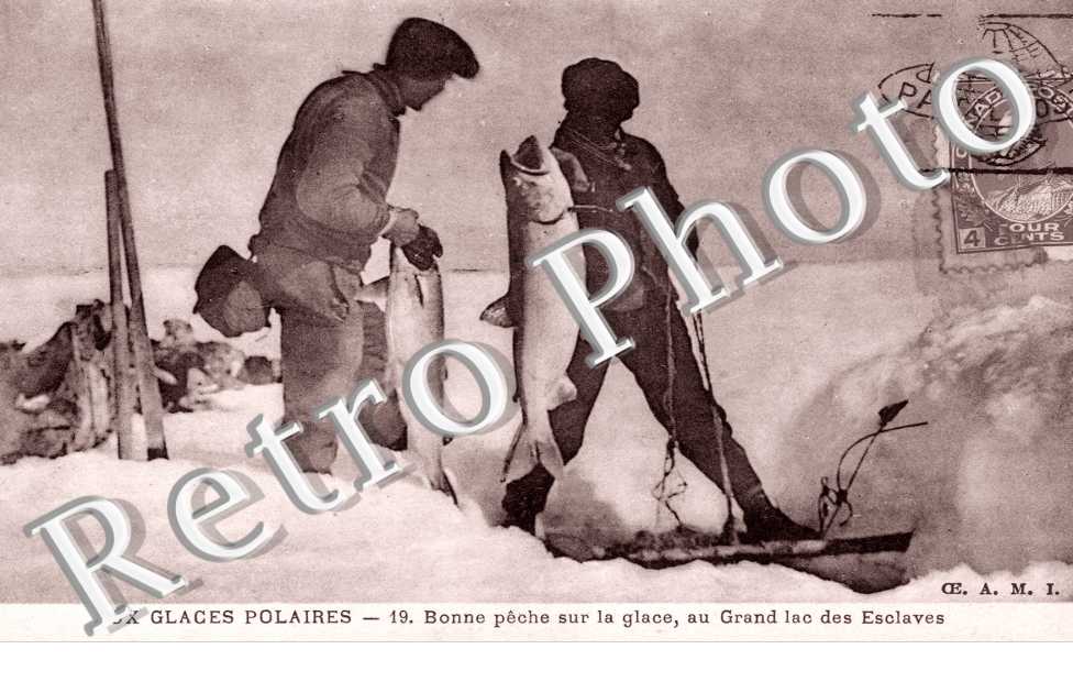 bonne peche sur la glace au grand lac des esclaves