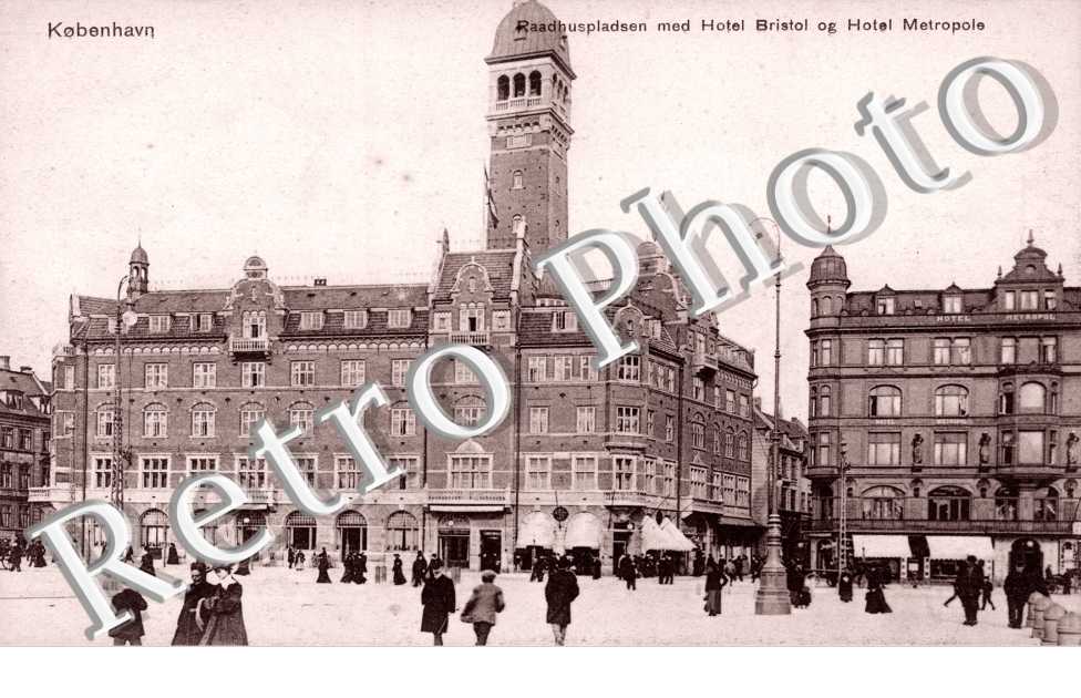 Raadhuspladsen med Hotel Bristol og Hotel Metropole