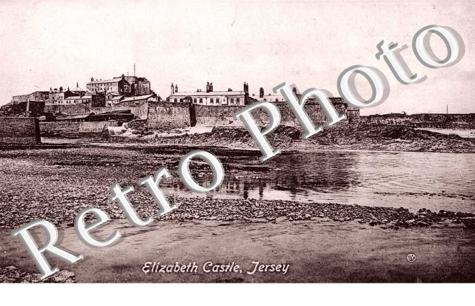 (les fortifications de l'Ile)
