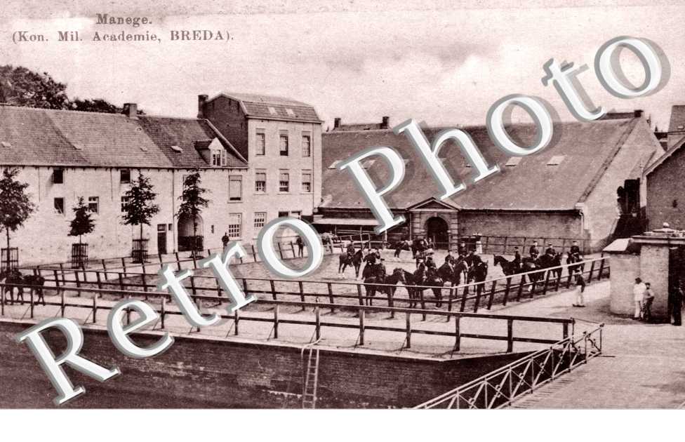 Manege, Academie
