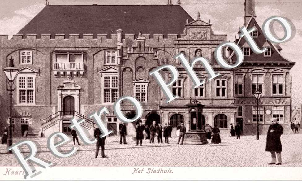 Het Stadhuis. L'hotel de ville