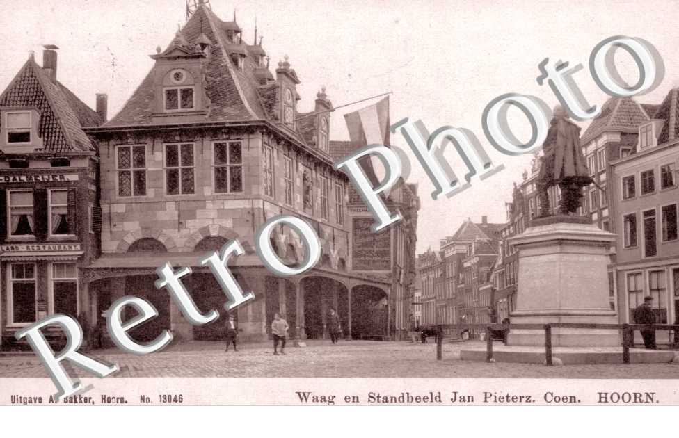 waag en standbeeld Jan Pieterz