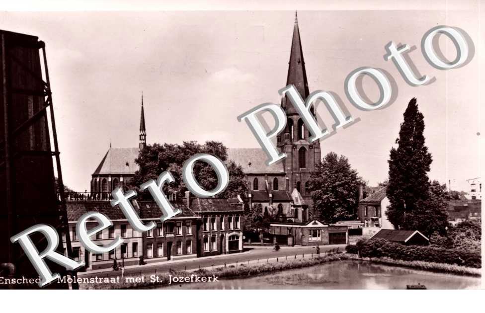 Molenstraat met St Jozefkerk