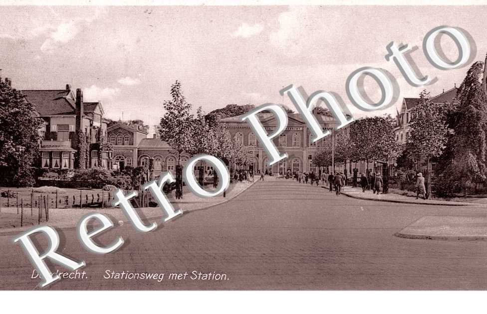 Stationweg met Station