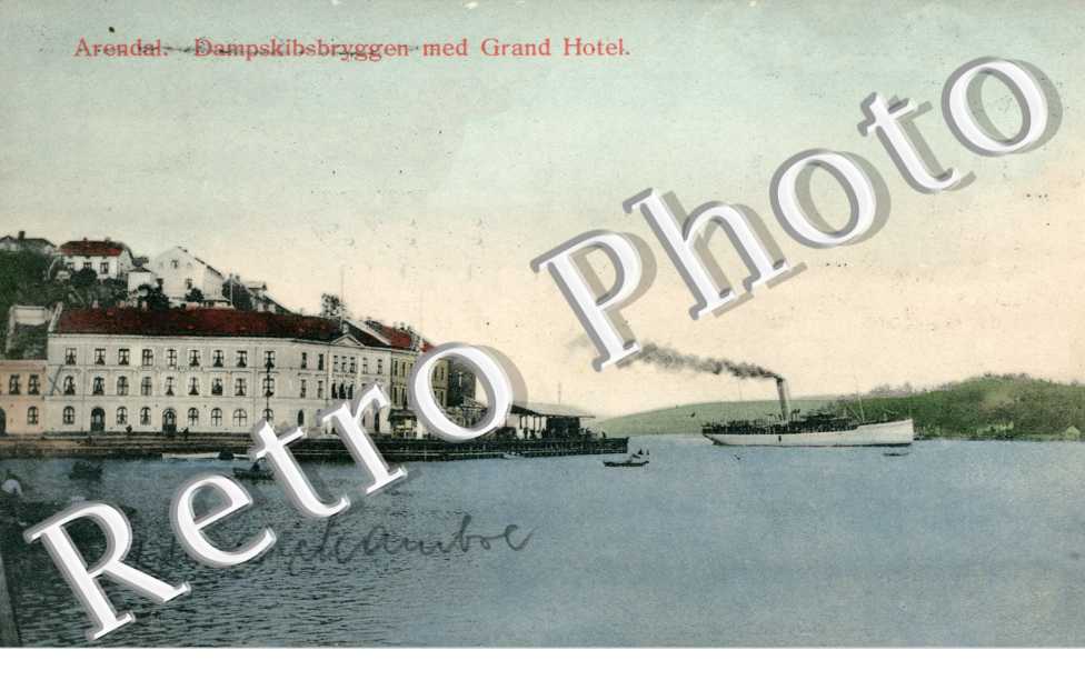 Dampskibsbryggen med Grand Hotel