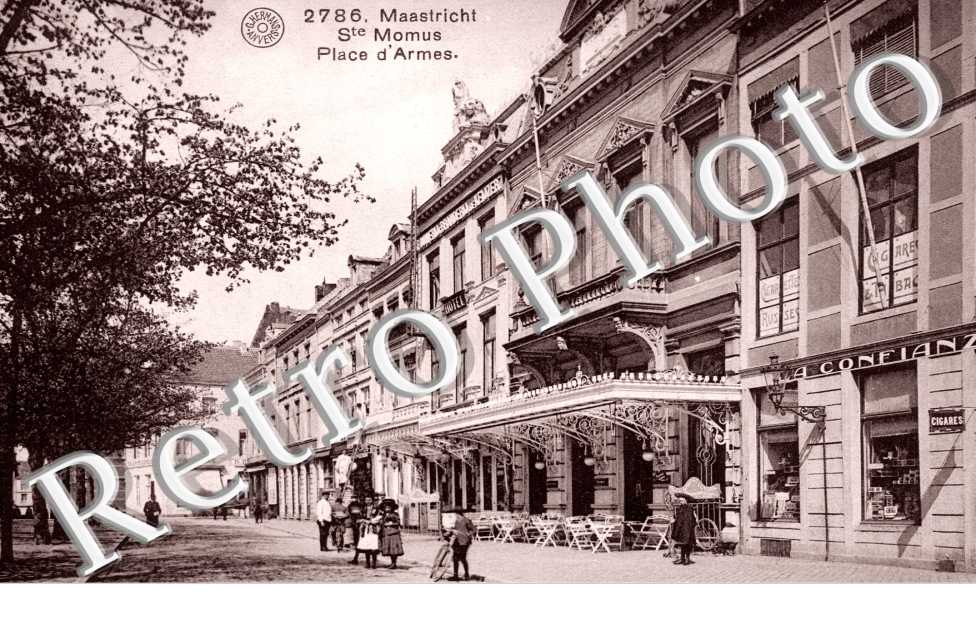 Ste Momus - place d'armes