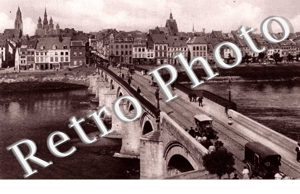Maasburg. Pont