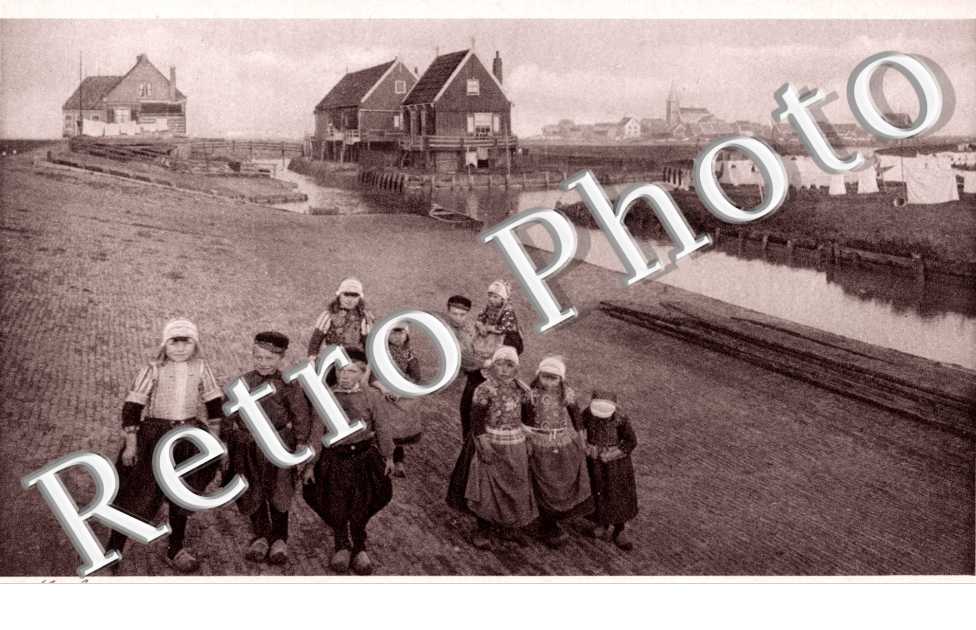 Un groupe d'enfants pris en photos