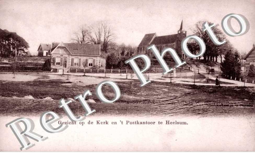 Gezciht op de Kerk en't Postkantoor