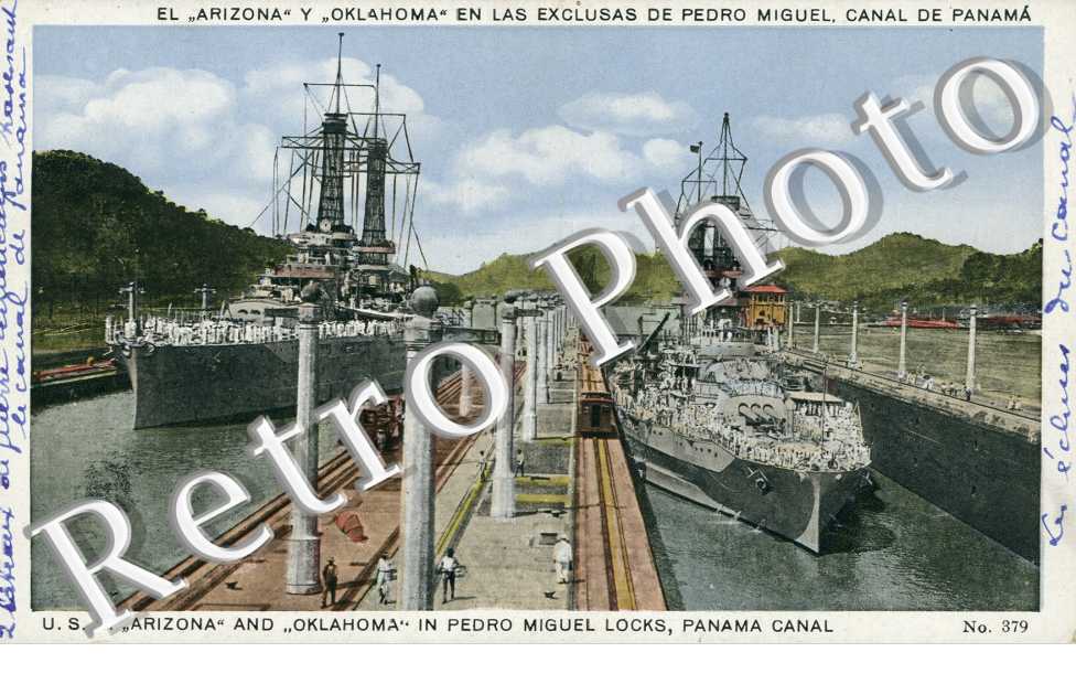 El "Arizona" y "Oklahoma" en las Exclusas de Pedro Miguel