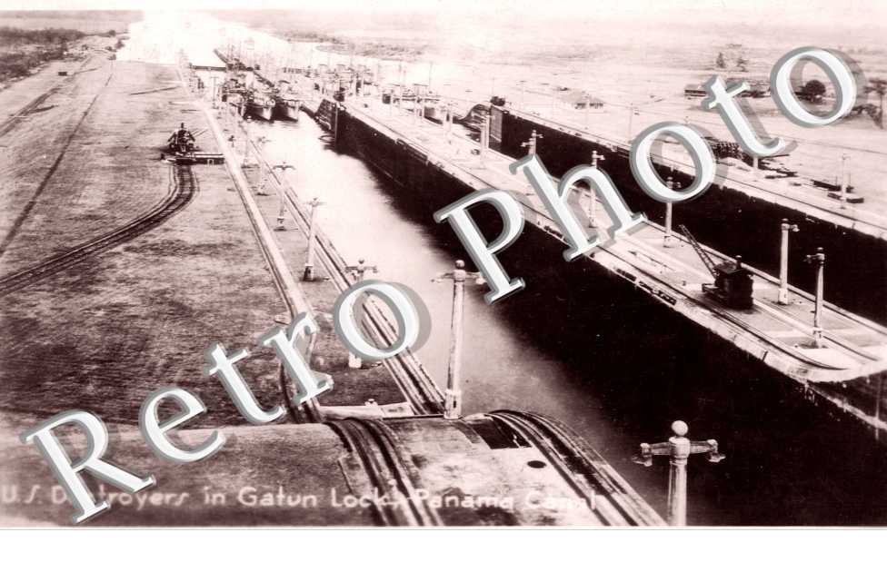 Destroyers in Gatun Locks