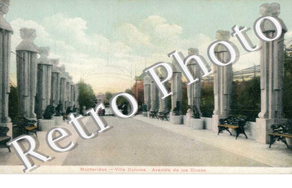 Villa Dolores, Avenida de los Dioses