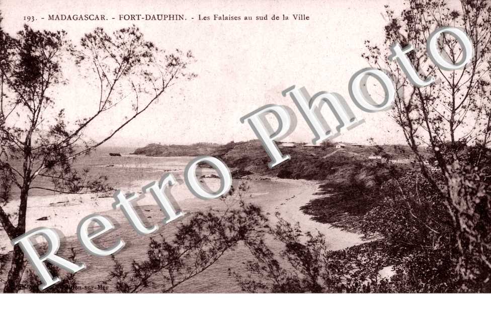 Les Falaises au Sud de la Ville