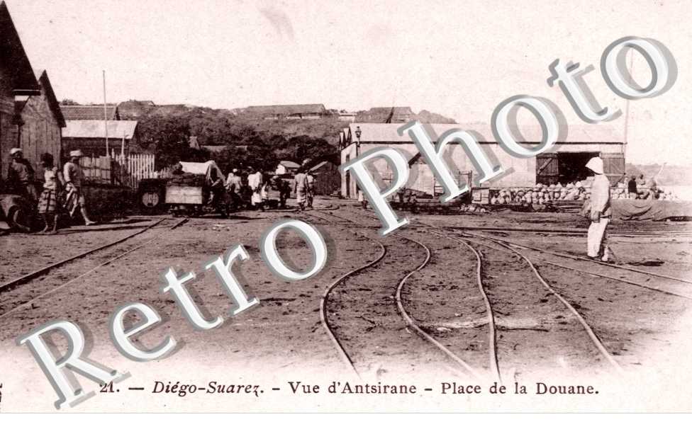 Vue Interieure, Place de la Douane