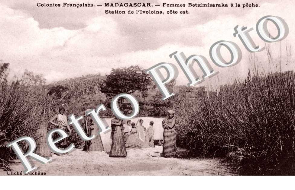 Femmes Betsimisaraka a la peche, Station de l'Ivoloina