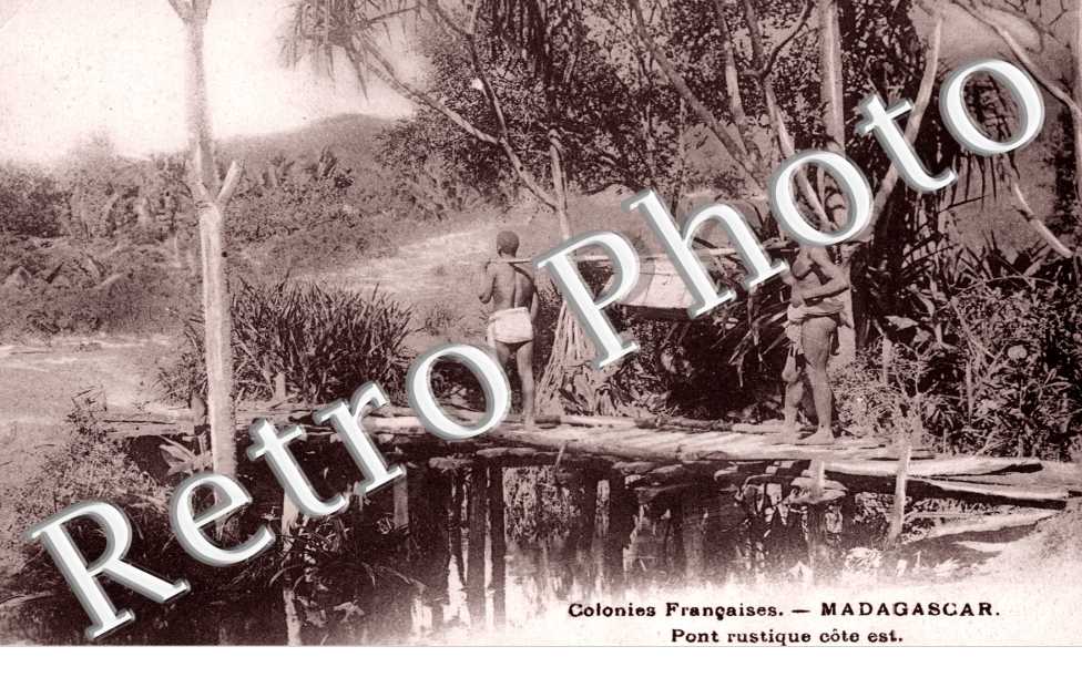 Colonies Francaises, Pont rustique cote est