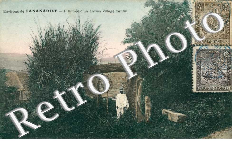 l'Entrée d'un ancien Village Fortifié