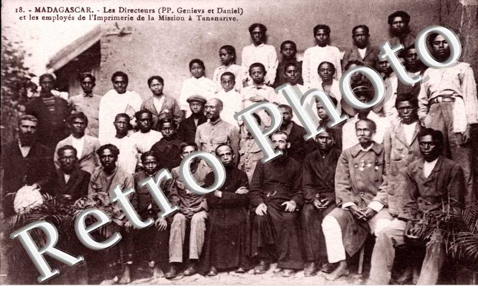 Les directeurs et les employes de l'imprimerie de la Mission