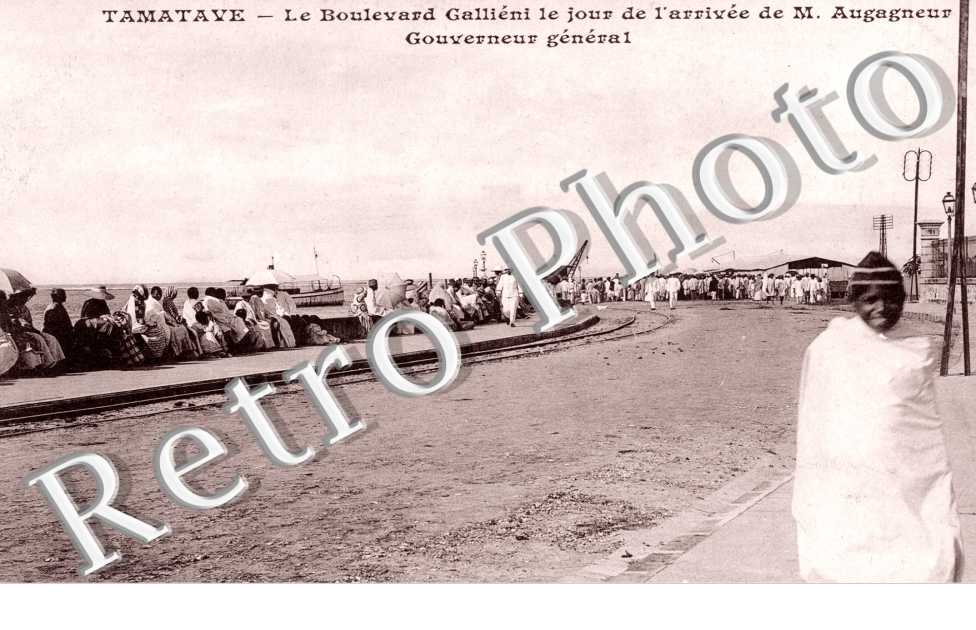 le Boulevard Gallieni le jour de l'arrivee de Monsieur Augagneur, Gouverneur general