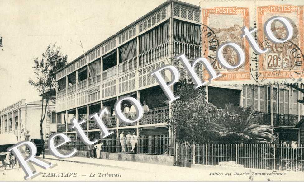 le Tribunal